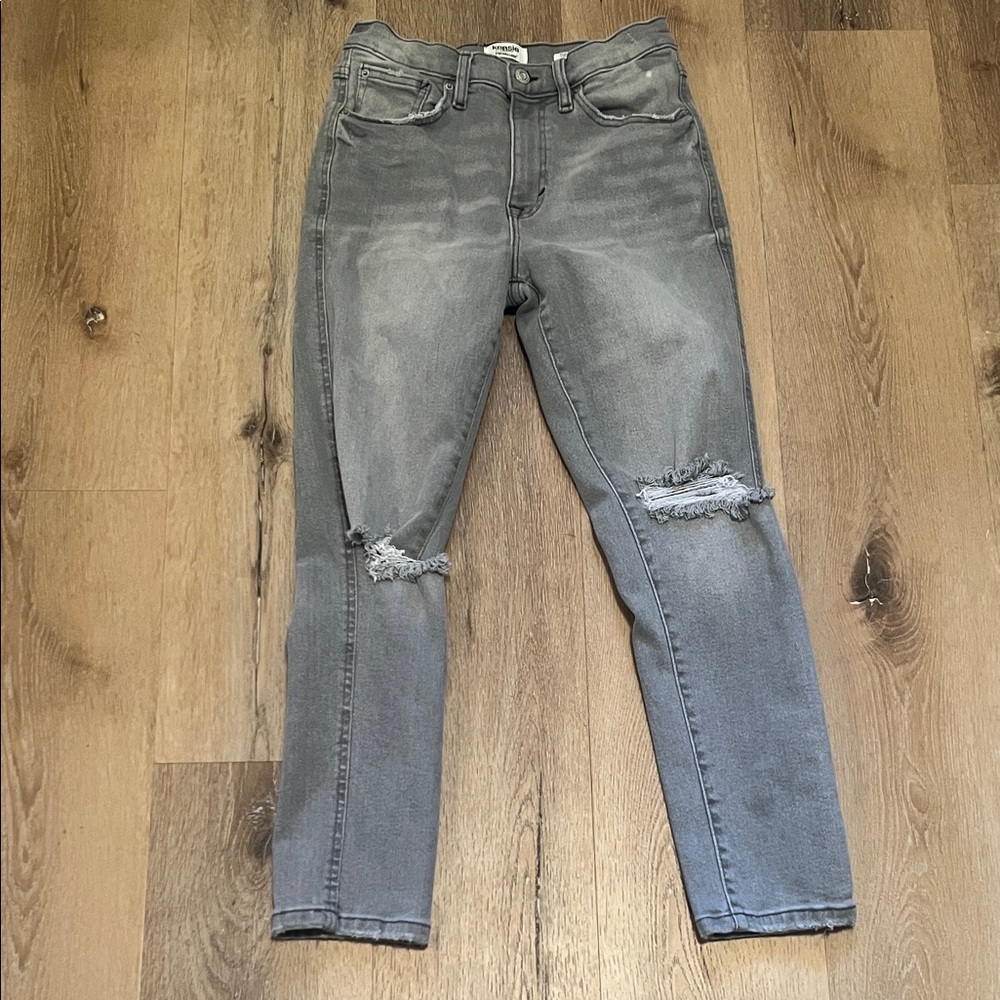 Kensie Gray Ripped Skinny Crop Jeans Size 4